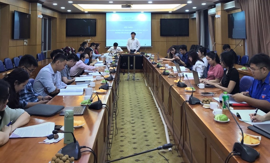 Toàn cảnh hội thảo “Xu hướng khoa học pháp lý trên thế giới - Những vấn đề đặt ra tại Việt Nam”