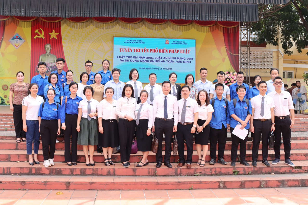 Đoàn thanh niên Học viện Tư pháp phối hợp Đoàn Luật sư TP.Hà Nội tham gia tuyên truyền, trợ giúp pháp lý