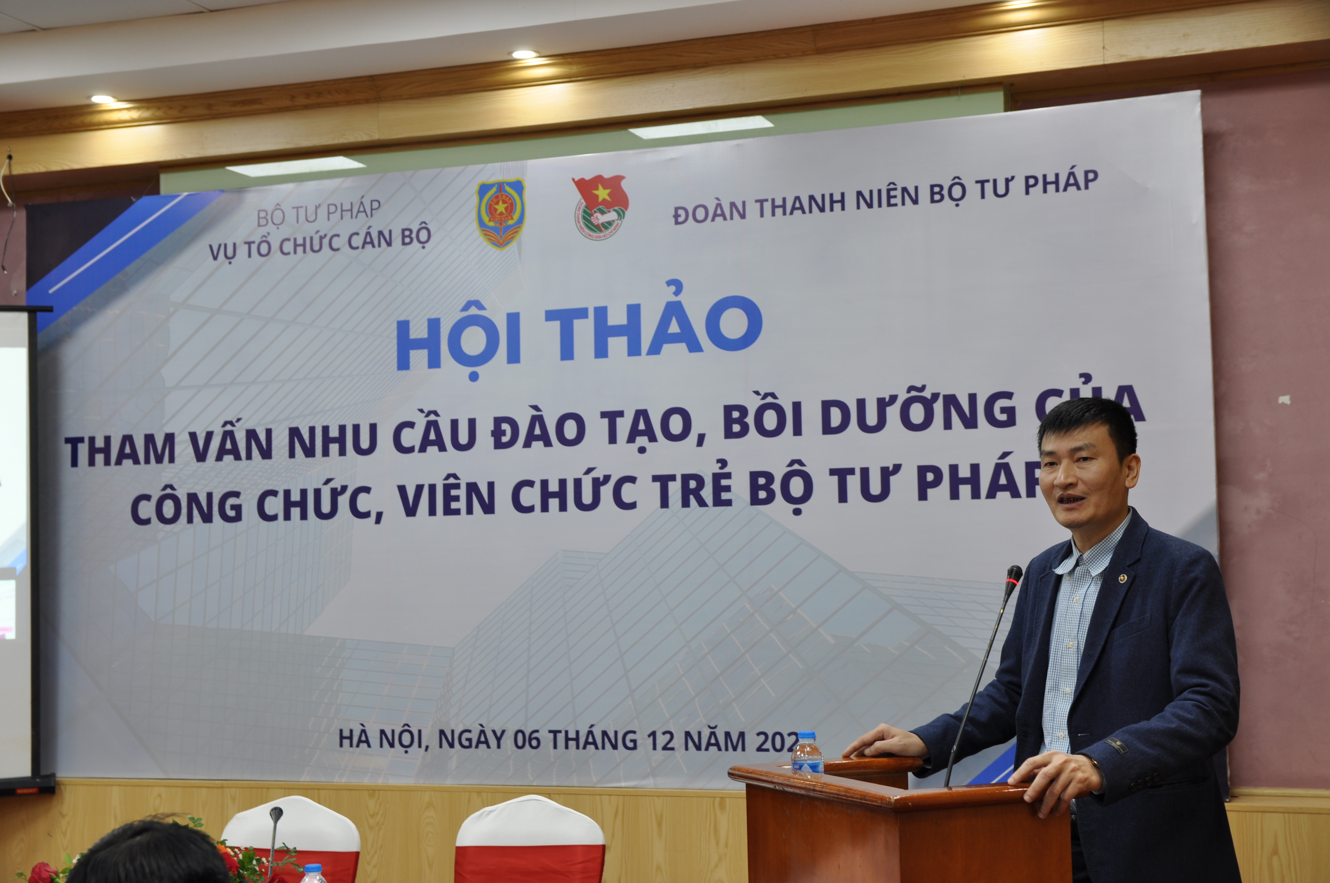 đồng chí Nguyễn Đỗ Kiên, Phó Vụ trưởng Vụ Tổ chức Cán bộ phát biểu khai mạc